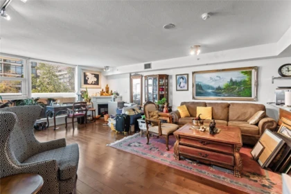 302 188 E Esplanade, North Vancouver, BC, North Vancouver — Apartment/Condo for sale