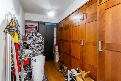 302 188 E Esplanade, North Vancouver, BC, North Vancouver — Apartment/Condo for sale