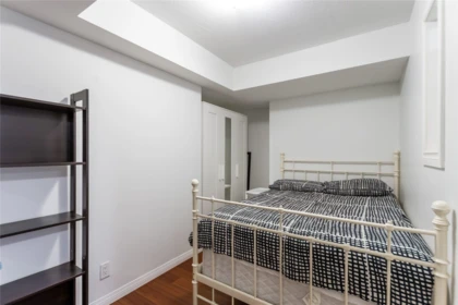 Office / Den Photo of 302 188 E Esplanade, North Vancouver, BC