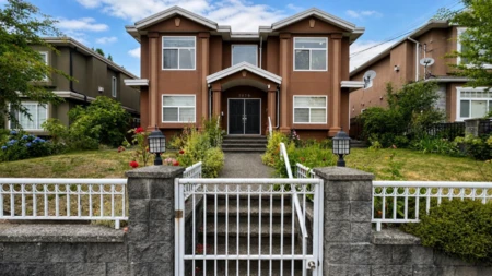7979 11th Avenue, Burnaby, BC, Burnaby — Single Family Residence for sale