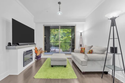 203 7418 Byrnepark Walk, Burnaby, BC, Burnaby — Apartment/Condo for sale