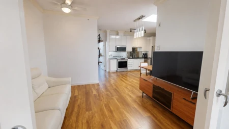 Kitchen Island Photo of 505 828 Cardero Street, Vancouver, BC