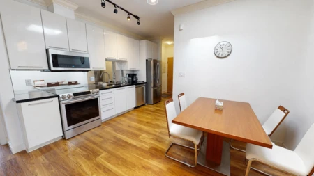 Kitchen Photo of 505 828 Cardero Street, Vancouver, BC
