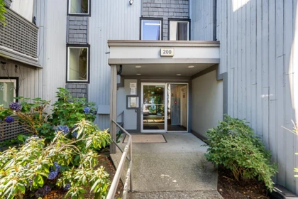 167 200 Westhill Place, Port Moody, BC, Port Moody — Apartment/Condo for sale