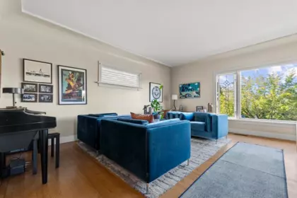 Breakfast Nook Photo of 4540 W 3rd Avenue, Vancouver, BC