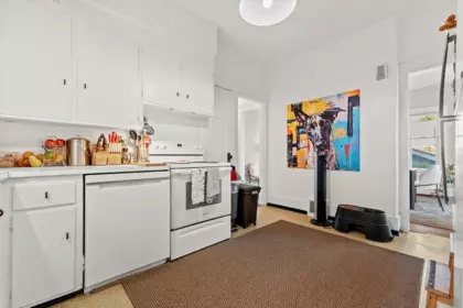 Powder Room Photo of 4540 W 3rd Avenue, Vancouver, BC