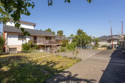Outdoor Kitchen Photo of 5618 Lancaster Street, Vancouver, BC