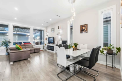 Breakfast Nook Photo of 19247 71 Avenue, Surrey, BC