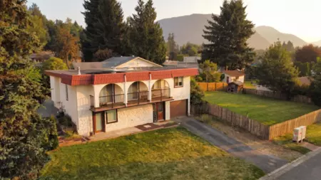 Front Yard Photo of 34941 Douglas Avenue, Mission, BC