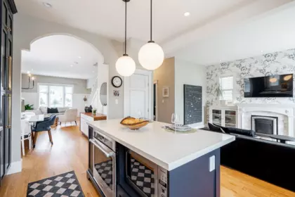 457 E 11th Street, North Vancouver, BC, North vancouver — Single Family Residence for sale