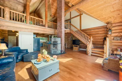 Breakfast Nook Photo of 5520 Graham Drive, Chilliwack, BC
