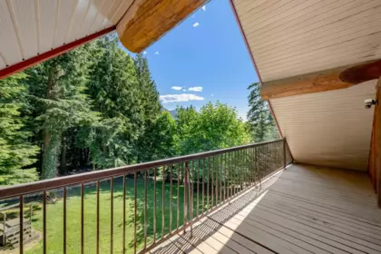 Entry Foyer Photo of 5520 Graham Drive, Chilliwack, BC