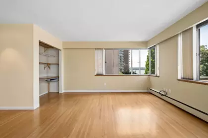 Breakfast Nook Photo of 401 1315 Cardero Street, Vancouver, BC