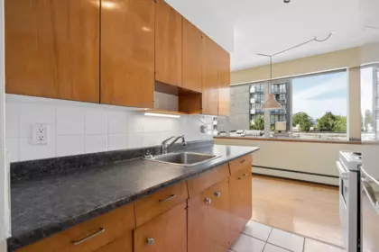 Powder Room Photo of 401 1315 Cardero Street, Vancouver, BC
