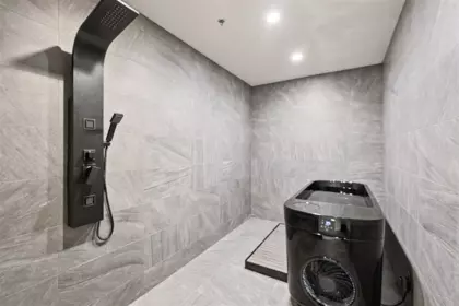 Mudroom Photo of 501 738 Broughton Street, Vancouver, BC