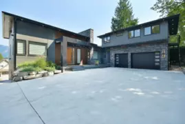 6555 N Gale Avenue, Sechelt, BC