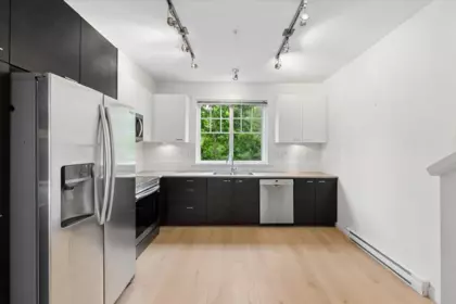 Kitchen Photo of 42 3010 Riverbend Drive, Coquitlam, BC