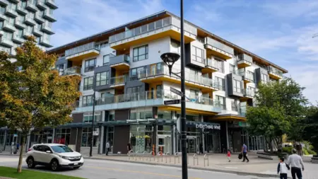 Garden / Landscaping Photo of 608 8580 River District Crossing, Vancouver, BC