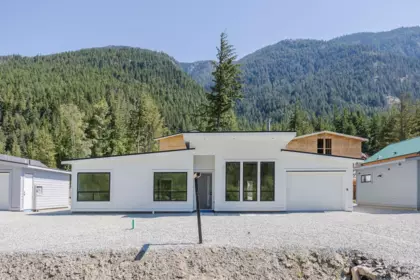 HG 187 71358 Grove Place, Hope, BC, Hope — Single Family Residence for sale
