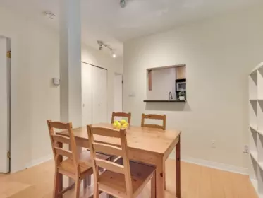 Kitchen Photo of 117 555 W 14th Avenue, Vancouver, BC