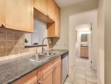 Primary Bathroom Photo of 117 555 W 14th Avenue, Vancouver, BC