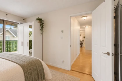 Guest Bathroom Photo of 304 1650 Grant Avenue, Port Coquitlam, BC