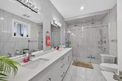 Laundry Room Photo of 5947 140b Street, Surrey, BC