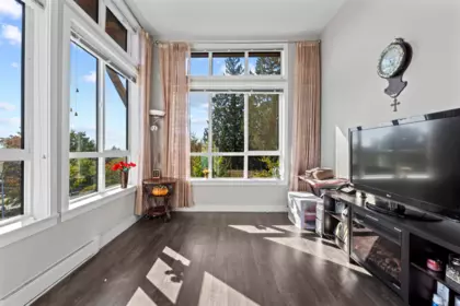 Kitchen Island Photo of 401 10455 154 Street, Surrey, BC