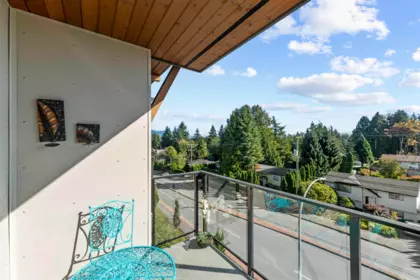 Staircase Photo of 401 10455 154 Street, Surrey, BC