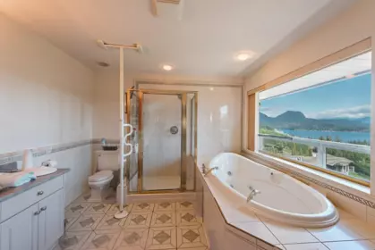 Entry Foyer Photo of 1205 St Andrews Road, Gibsons, BC