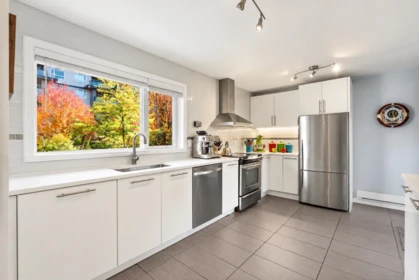 Living Room Photo of 1741 Chesterfield Avenue, North Vancouver, BC
