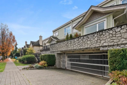 Outdoor Patio Photo of 1741 Chesterfield Avenue, North Vancouver, BC
