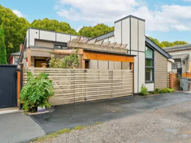 Outdoor Kitchen Photo of 320 E 32nd Avenue, Vancouver, BC