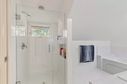 Entry Foyer Photo of 462 W 19th Avenue, Vancouver, BC