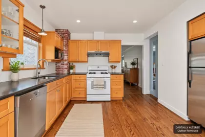 Kitchen Island Photo of 462 W 19th Avenue, Vancouver, BC