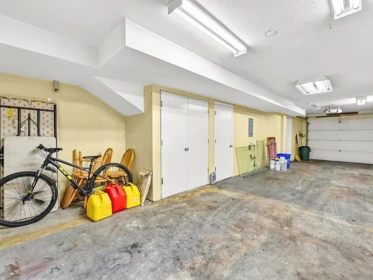 Hallway Photo of 64 14952 58 Avenue, Surrey, BC