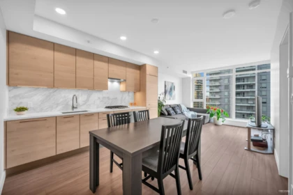 1701 4458 Beresford Street, Burnaby, BC, Burnaby — Apartment/Condo for sale