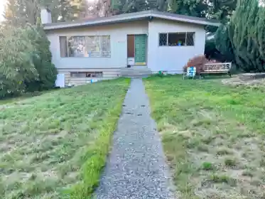 8555 Gilley Avenue, Burnaby, BC, Burnaby — Single Family Residence for sale