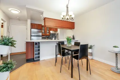 311 360 E 2nd Street, North Vancouver, BC, North vancouver — Apartment/Condo for sale