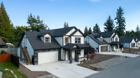 518 Jordan Way, Gibsons, BC, Gibsons — Single Family Residence for sale