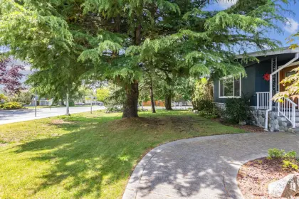 18077 61a Avenue, Surrey, BC, Surrey — Single Family Residence for sale