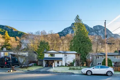 37968 Magnolia Crescent, Squamish, BC, Squamish — Single Family Residence for sale