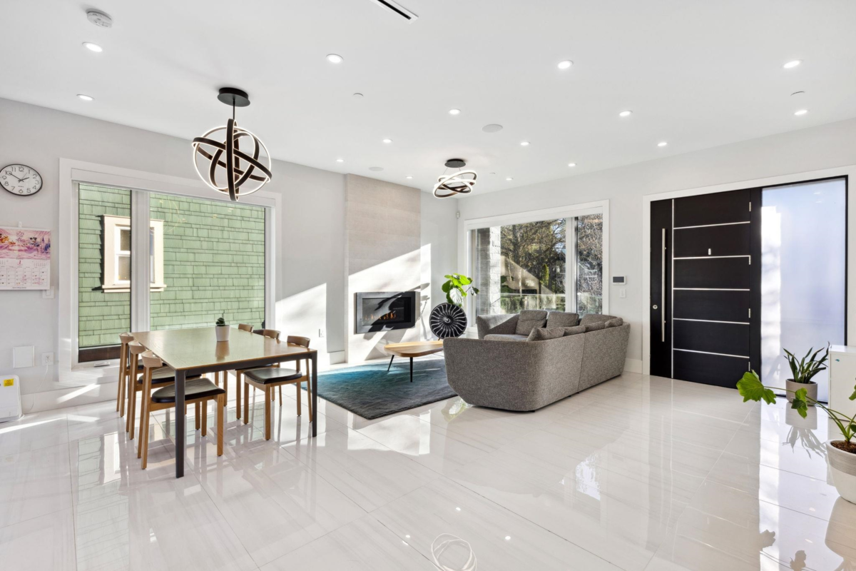 Dining Area Photo of 4437 W 13th Avenue, Vancouver, BC