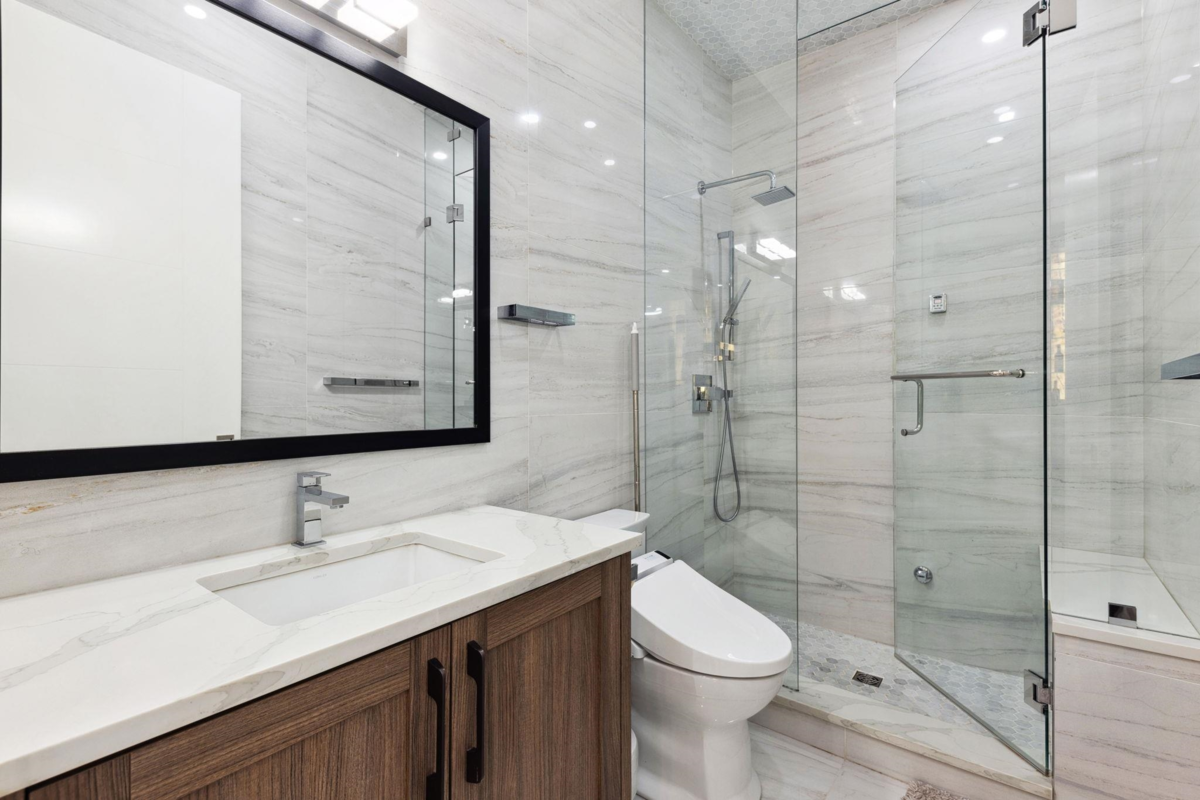 Front Yard Photo of 4437 W 13th Avenue, Vancouver, BC