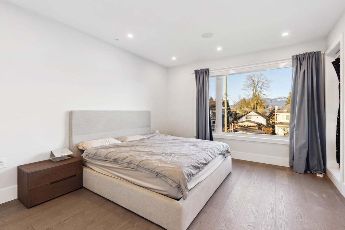 Hallway Photo of 4437 W 13th Avenue, Vancouver, BC