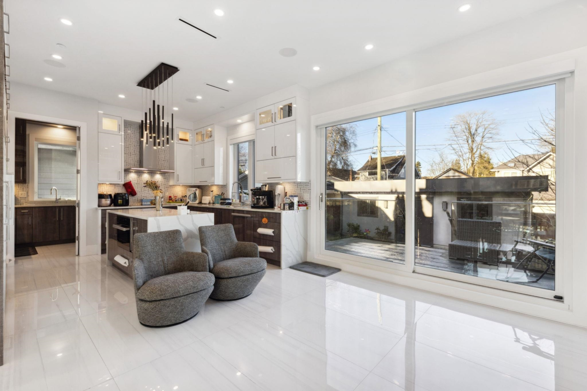 Primary Bathroom Photo of 4437 W 13th Avenue, Vancouver, BC