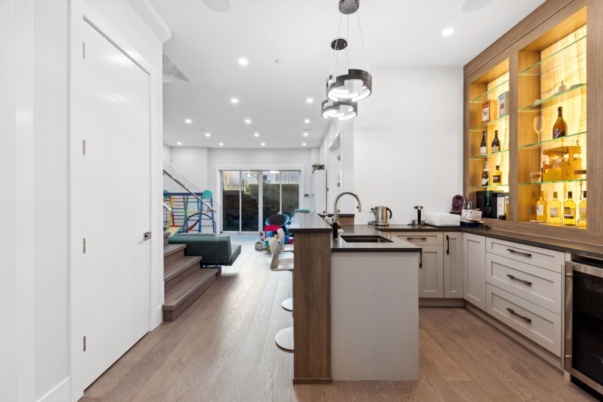 Swimming Pool Photo of 4437 W 13th Avenue, Vancouver, BC