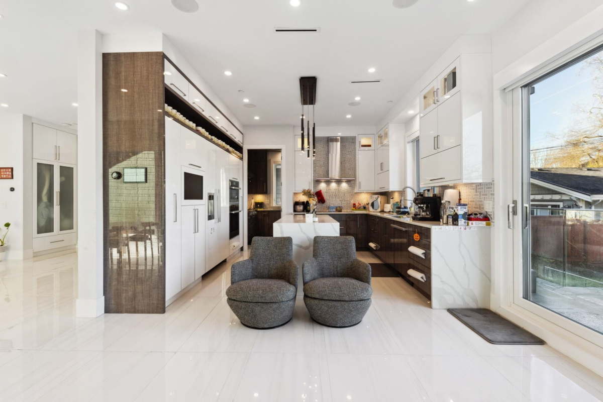 Walk-In Closet Photo of 4437 W 13th Avenue, Vancouver, BC