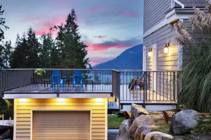5944 Skookumchuk Road, Sechelt, BC, Sechelt — Single Family Residence for sale