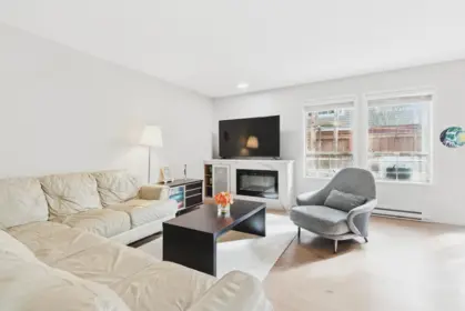 8 6840 Lynas Lane, Richmond, BC, Richmond — Townhouse for sale